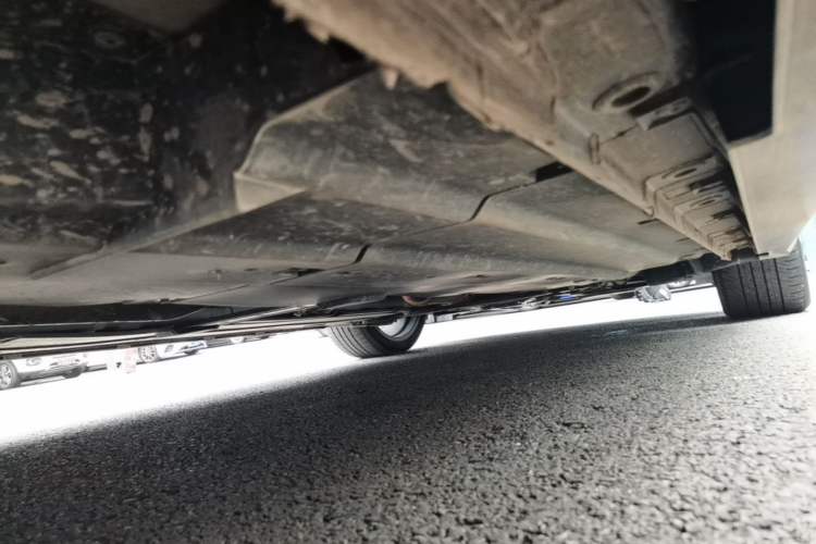 Used CHANGAN UNI-V 2025 Model Third-Generation 2.0T Dynamic Edition Right Side Sill