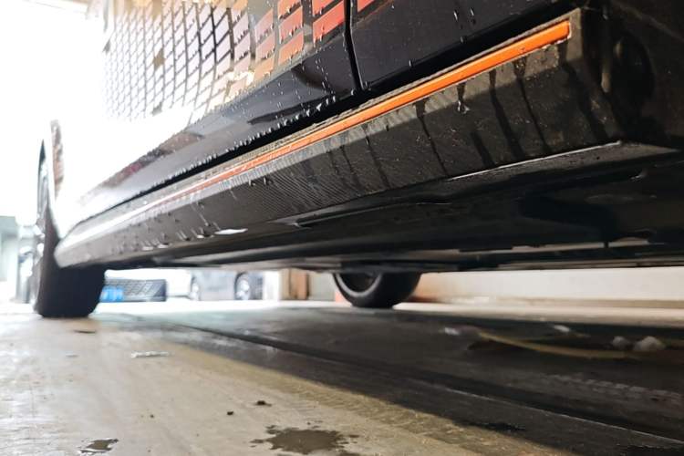 Used CHANGAN UNI-V 2025 Model Third-Generation 2.0T Dynamic Edition Right Side Sill