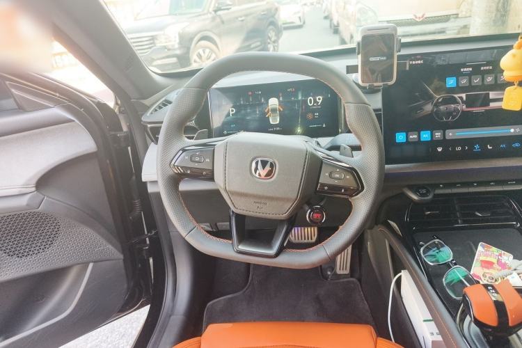 Used CHANGAN UNI-V 2025 Model Third-Generation 2.0T Dynamic Edition Steering Wheel