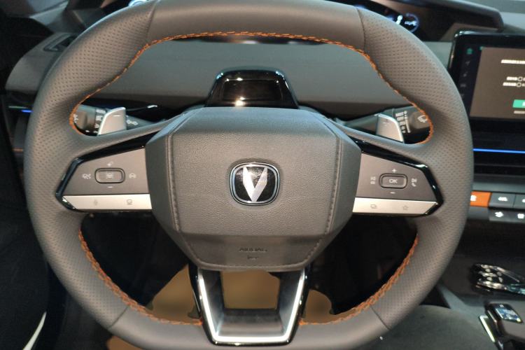 Used CHANGAN UNI-V 2025 1.5T 500Bar High-Energy Version Steering Wheel