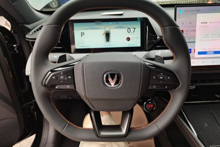 Used CHANGAN UNI-V 2025 Model Third-Generation 2.0T Dynamic Edition Steering Wheel