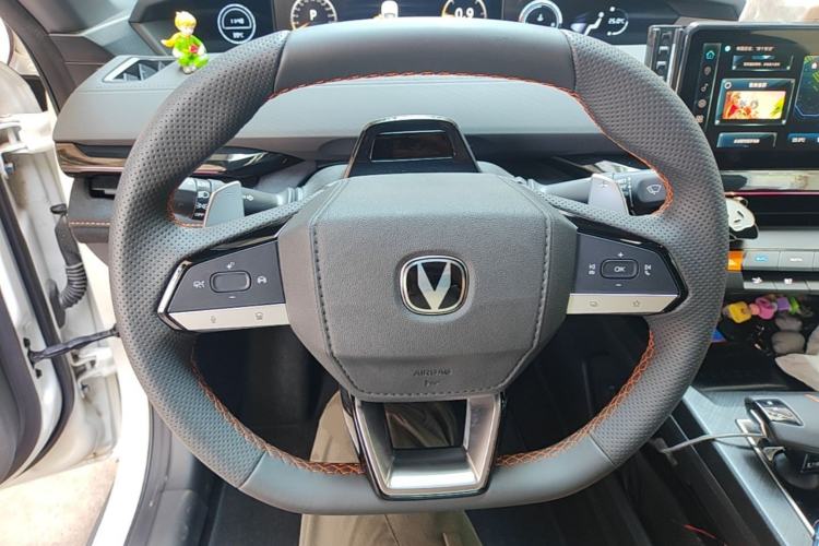 Used CHANGAN UNI-V 2025 Model Third-Generation 1.5T 500Bar Prestige Sports Edition Steering Wheel