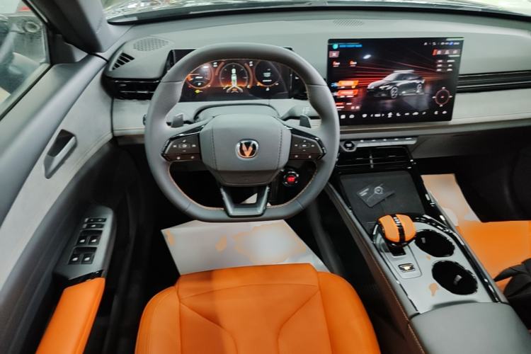 Used CHANGAN UNI-V 2025 Model Third-Generation 2.0T Dynamic Edition Steering Wheel
