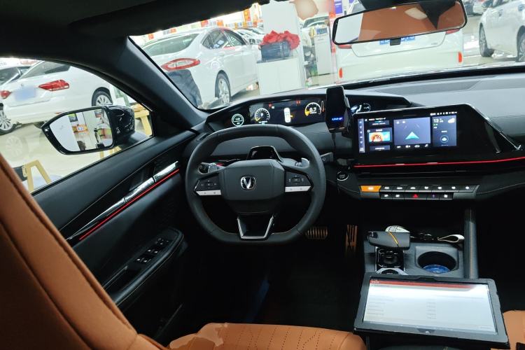 Used CHANGAN UNI-V 2025 1.5T 500Bar Prestige Sporty Version Steering Wheel