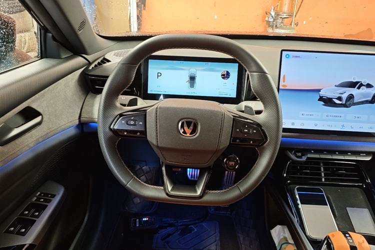 Used CHANGAN UNI-V 2025 Model Third-Generation 2.0T Dynamic Edition Steering Wheel