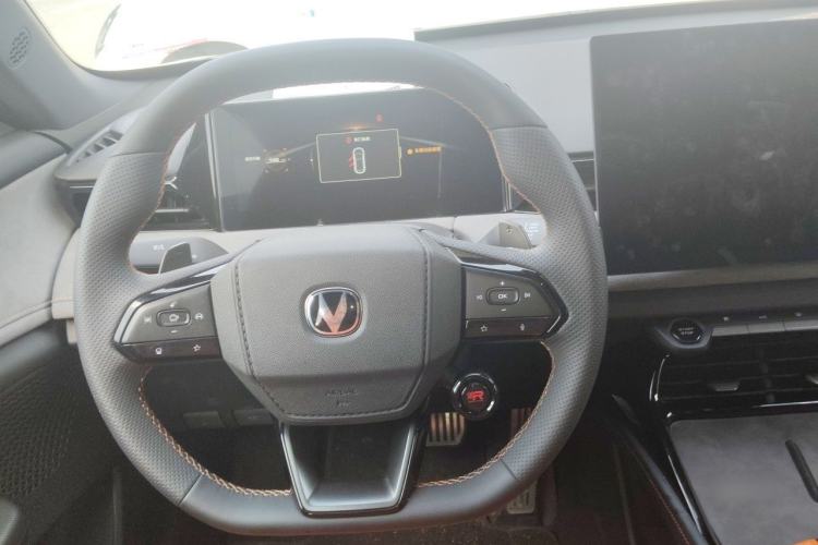 Used CHANGAN UNI-V 2025 Model Third-Generation 1.5T 500Bar Prestige Sports Edition Steering Wheel