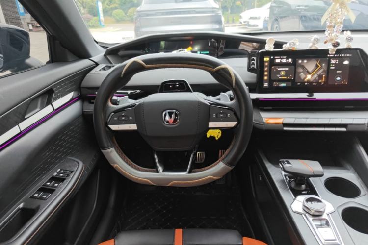 Used CHANGAN UNI-V 2025 1.5T 500Bar Prestige Sporty Version Steering Wheel