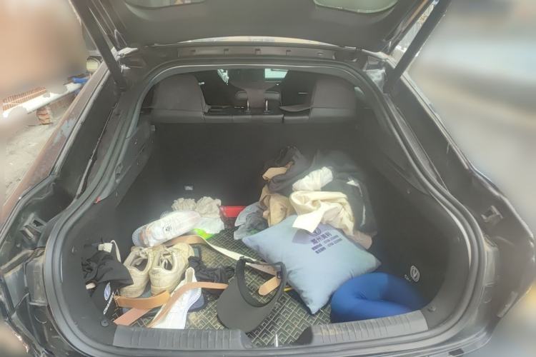 Used CHANGAN UNI-V 2025 Model Third-Generation 2.0T Dynamic Edition Trunk