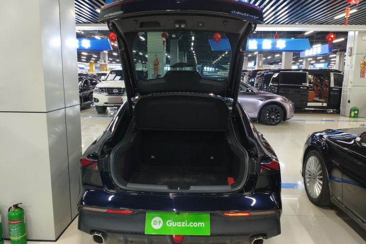 Used CHANGAN UNI-V 2025 1.5T 500Bar High-Energy Version Trunk