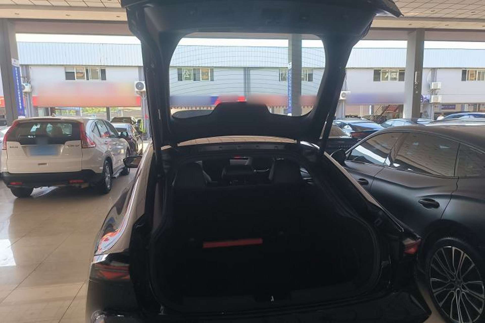 Used CHANGAN UNI-V 2025 Model Third-Generation 2.0T Dynamic Edition Trunk