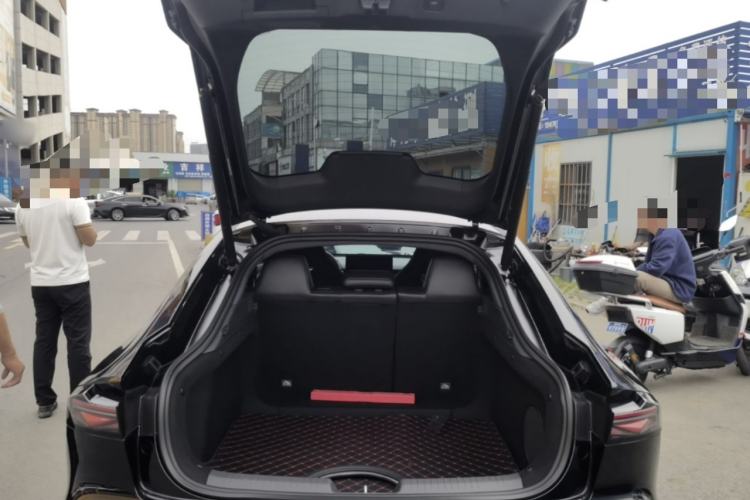Used CHANGAN UNI-V 2025 Model Third-Generation 2.0T Dynamic Edition Trunk