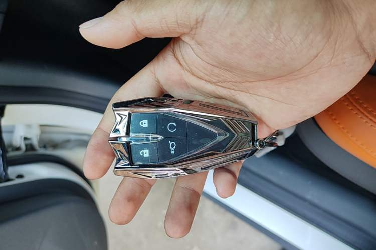 Used CHANGAN UNI-V 2025 Model Third-Generation 1.5T 500Bar Prestige Sports Edition Vehicle Key