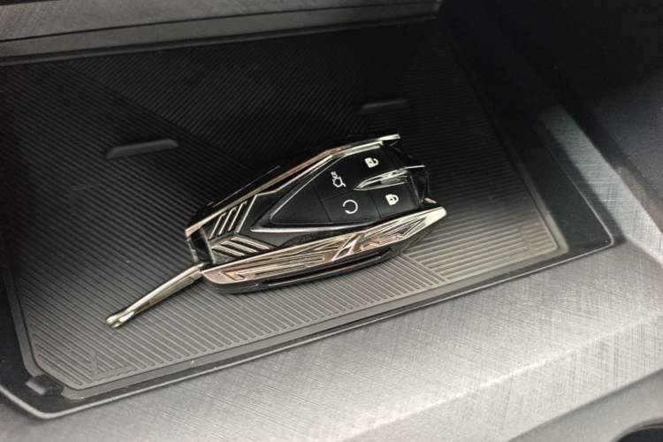 Used CHANGAN UNI-V 2025 1.5T 500Bar High-Energy Version Vehicle Key