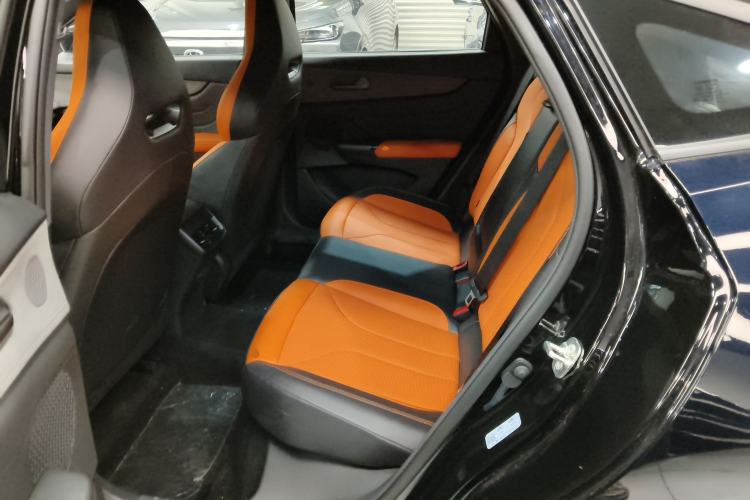 Used CHANGAN UNI-V 2025 Model Third-Generation 2.0T Dynamic Edition Interior 4