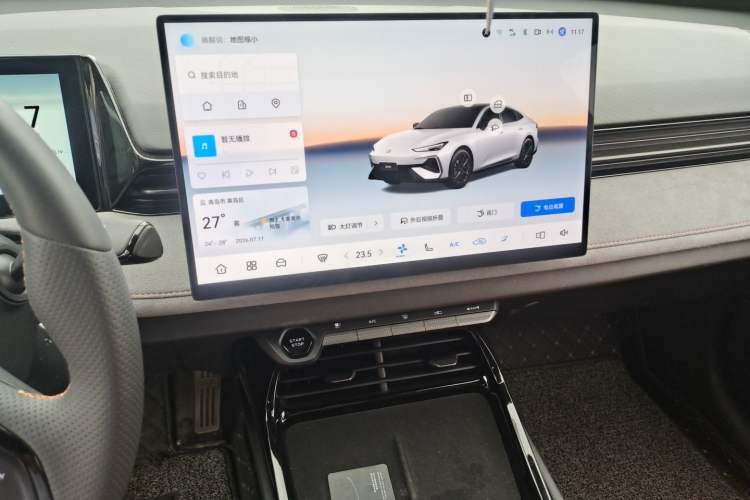 Used CHANGAN UNI-V 2025 Model Third-Generation 2.0T Dynamic Edition Audio And AC Panel