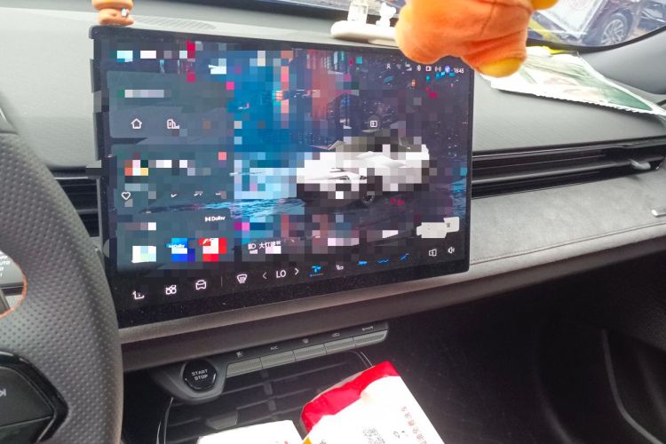 Used CHANGAN UNI-V 2025 Model Third-Generation 2.0T Dynamic Edition Audio And AC Panel