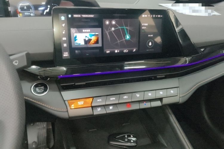 Used CHANGAN UNI-V 2025 1.5T 500Bar High-Energy Version Audio And AC Panel