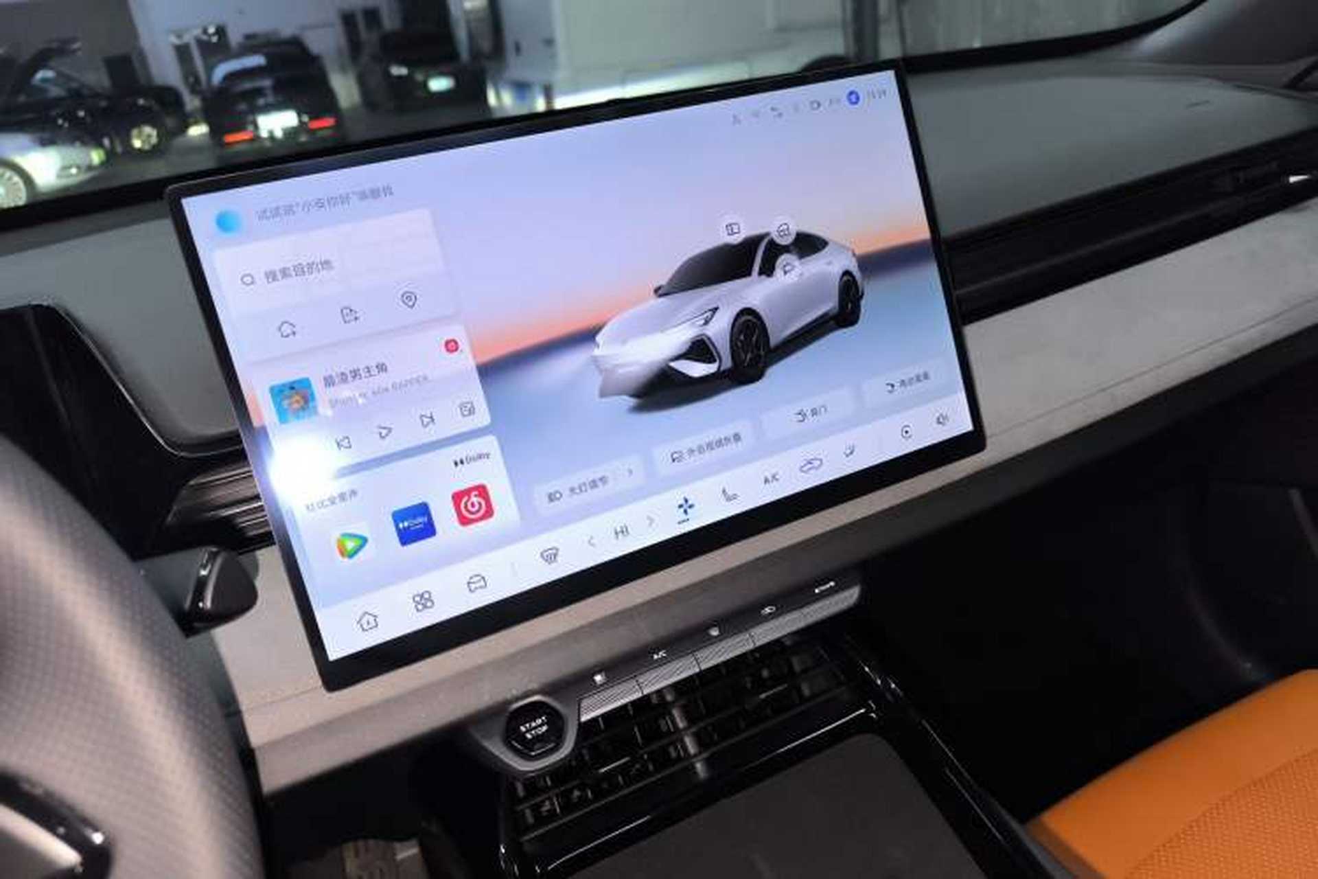 Used CHANGAN UNI-V 2025 Model Third-Generation 2.0T Dynamic Edition Audio And AC Panel