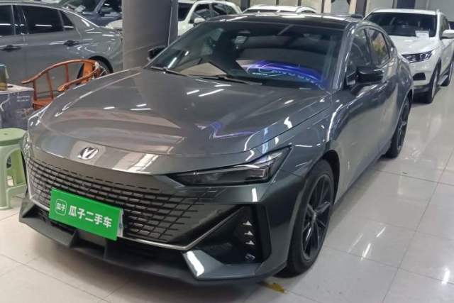 Used CHANGAN UNI-V 2025 1.5T 500Bar High-Energy Version