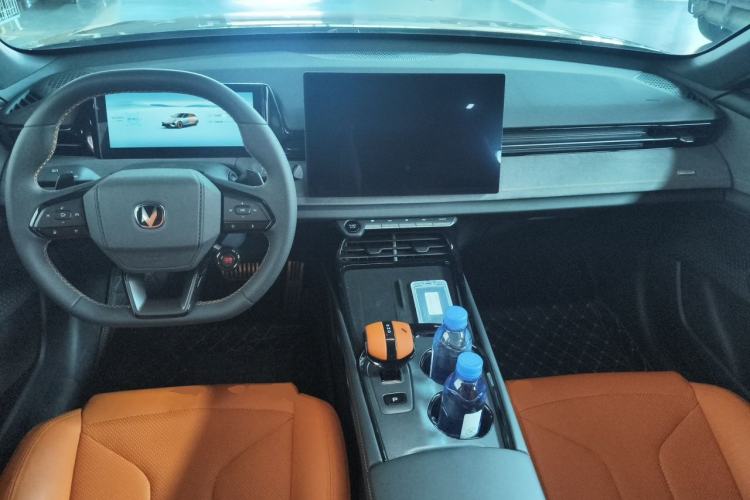 Used CHANGAN UNI-V 2025 Model Third-Generation 2.0T Dynamic Edition Center Console
