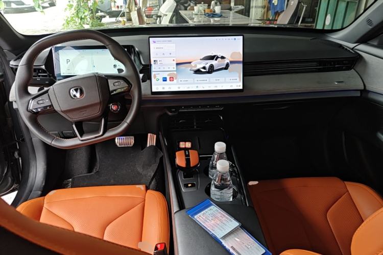 Used CHANGAN UNI-V 2025 Model Third-Generation 2.0T Dynamic Edition Center Console