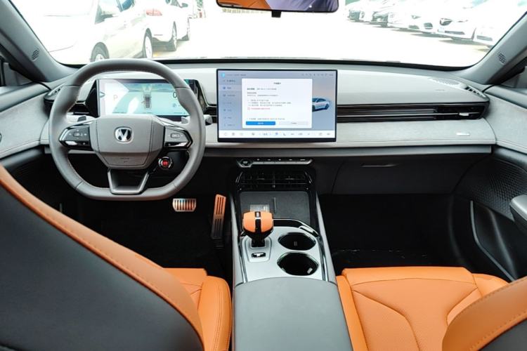 Used CHANGAN UNI-V 2025 Model Third-Generation 2.0T Dynamic Edition Center Console