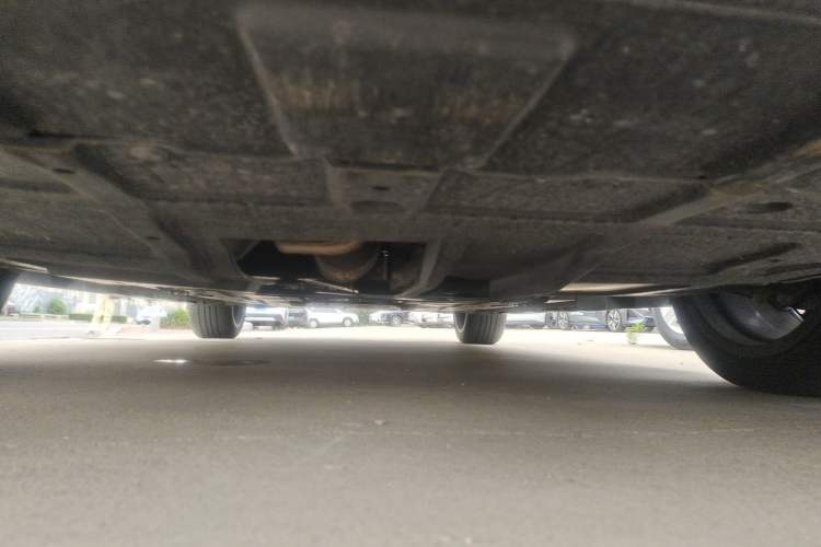 Used CHANGAN UNI-V 2025 Model Third-Generation 2.0T Dynamic Edition Chassis Front