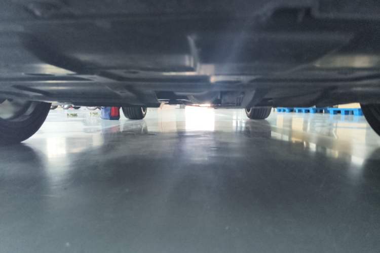 Used CHANGAN UNI-V 2025 Model Third-Generation 2.0T Dynamic Edition Chassis Front