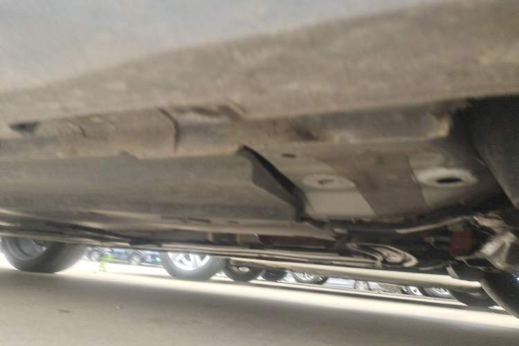 Used CHANGAN UNI-V 2025 Model Third-Generation 2.0T Dynamic Edition Chassis Front Right