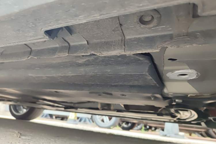 Used CHANGAN UNI-V 2025 Model Third-Generation 2.0T Dynamic Edition Chassis Front Right