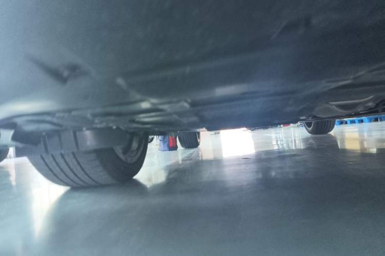 Used CHANGAN UNI-V 2025 Model Third-Generation 2.0T Dynamic Edition Chassis Front Right