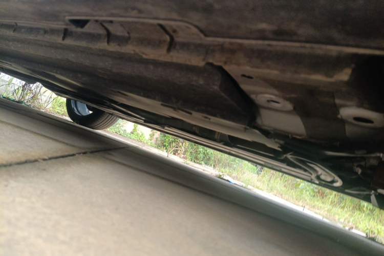 Used CHANGAN UNI-V 2025 Model Third-Generation 2.0T Dynamic Edition Chassis Front Right
