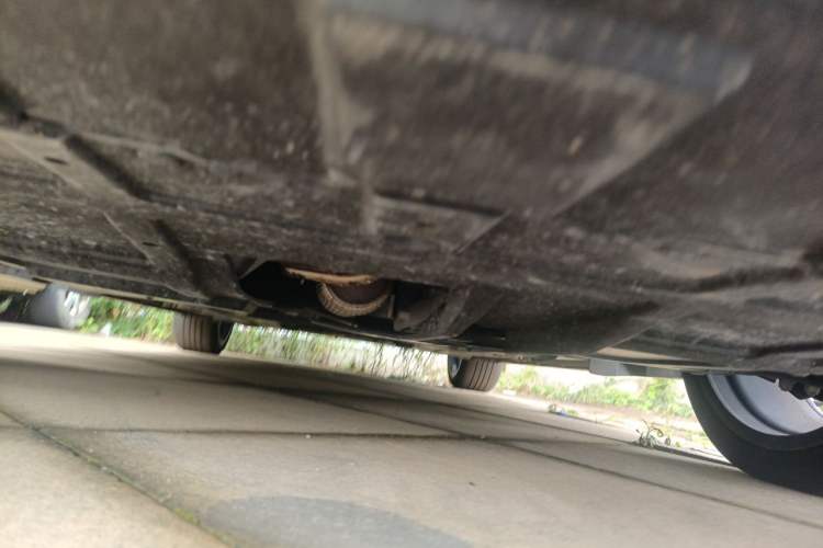 Used CHANGAN UNI-V 2025 Model Third-Generation 2.0T Dynamic Edition Chassis Front