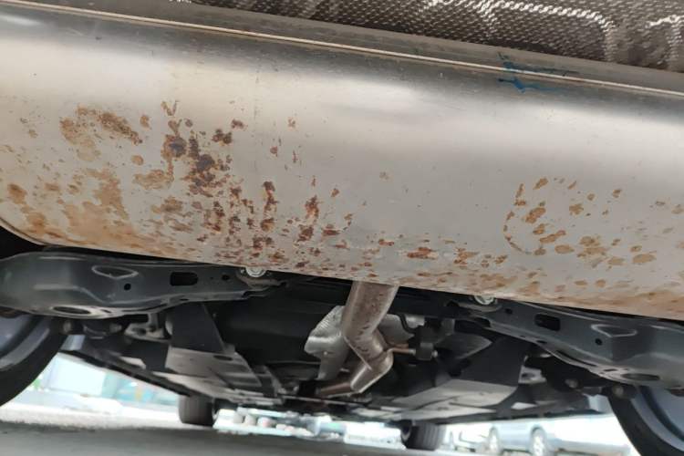 Used CHANGAN UNI-V 2025 Model Third-Generation 2.0T Dynamic Edition Chassis Rear
