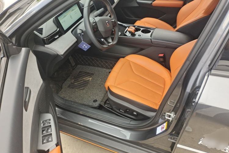Used CHANGAN UNI-V 2025 Model Third-Generation 2.0T Dynamic Edition Driver Seat