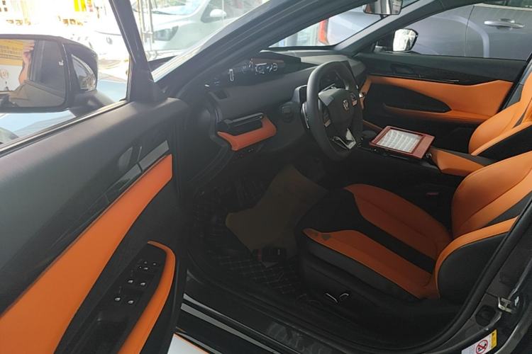 Used CHANGAN UNI-V 2025 1.5T 500Bar High-Energy Sport Edition Driver Seat