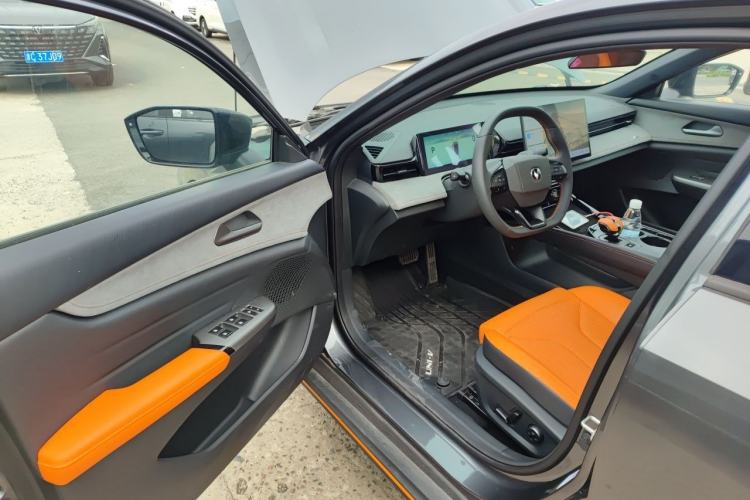 Used CHANGAN UNI-V 2025 Model Third-Generation 2.0T Dynamic Edition Driver Seat
