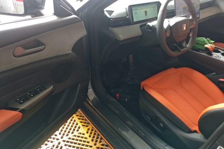 Used CHANGAN UNI-V 2025 Model Third-Generation 2.0T Dynamic Edition Driver Seat