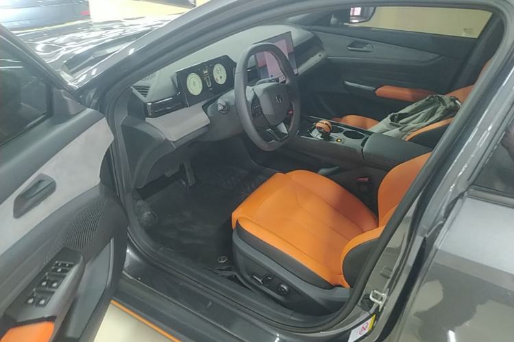 Used CHANGAN UNI-V 2025 Model Third-Generation 2.0T Dynamic Edition Driver Seat