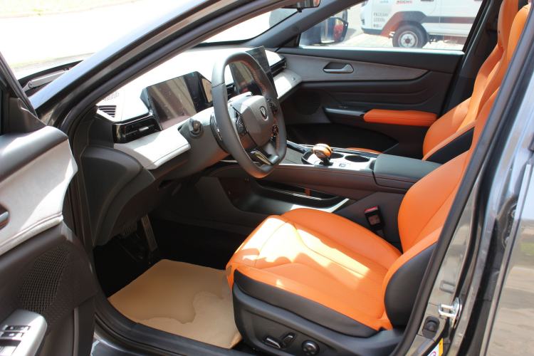 Used CHANGAN UNI-V 2025 Model Third-Generation 2.0T Dynamic Edition Driver Seat