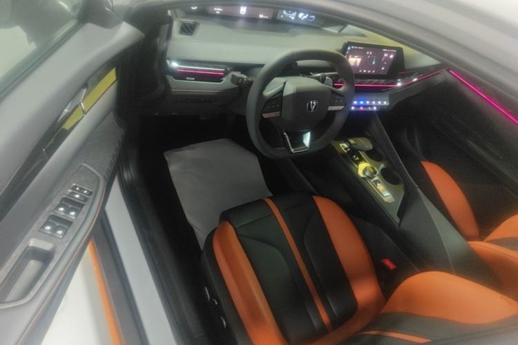Used CHANGAN UNI-V 2025 1.5T 500Bar Prestige Sporty Version Driver Seat