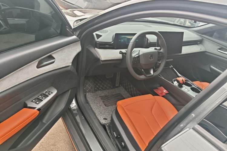 Used CHANGAN UNI-V 2025 Model Third-Generation 2.0T Dynamic Edition Driver Seat