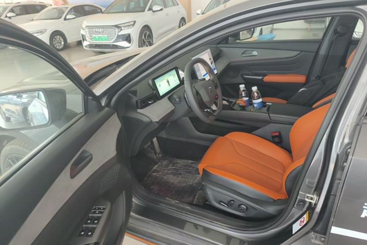 Used CHANGAN UNI-V 2025 Model Third-Generation 2.0T Dynamic Edition Driver Seat