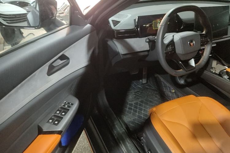 Used CHANGAN UNI-V 2025 Model Third-Generation 1.5T 500Bar Prestige Sports Edition Driver Seat