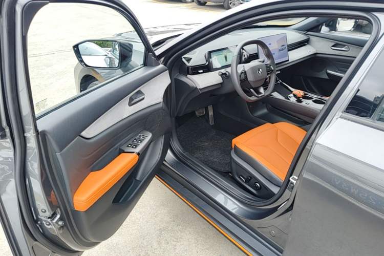 Used CHANGAN UNI-V 2025 Model Third-Generation 2.0T Dynamic Edition Driver Seat