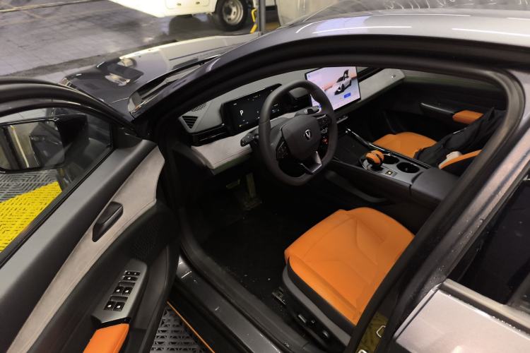 Used CHANGAN UNI-V 2025 Model Third-Generation 2.0T Dynamic Edition Driver Seat