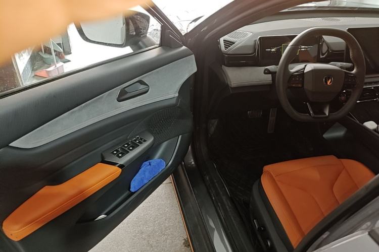 Used CHANGAN UNI-V 2025 Model Third-Generation 1.5T 500Bar Prestige Sports Edition Driver Seat