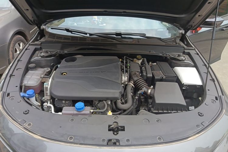 Used CHANGAN UNI-V 2025 1.5T 500Bar Prestige Version Engine Bay