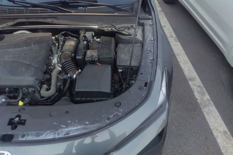 Used CHANGAN UNI-V 2025 1.5T 500Bar Prestige Sporty Version Engine Bay Left