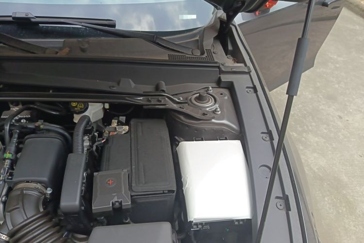 Used CHANGAN UNI-V 2025 1.5T 500Bar Prestige Version Engine Bay Left